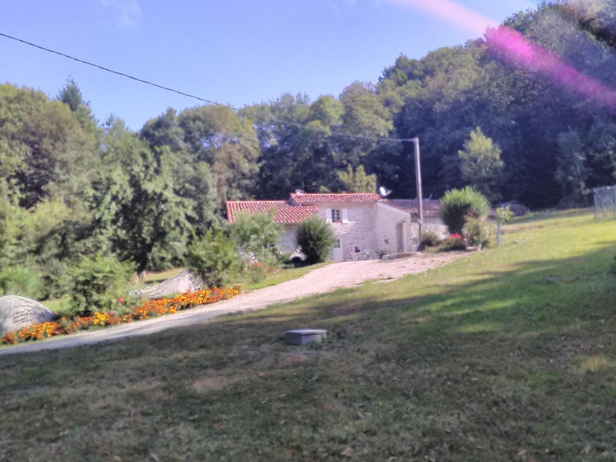 Gite Le Coumis 1370 Saint-Salvy-de-la-Balme Eksteriør billede