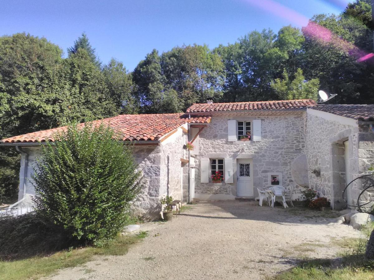 Gite Le Coumis 1370 Saint-Salvy-de-la-Balme Eksteriør billede
